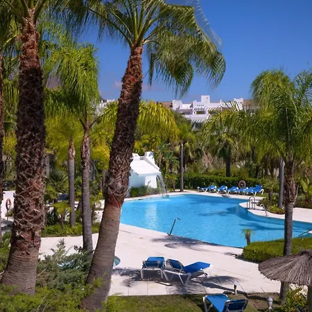 Апартаменти Alcazaba Lagoon Golf *