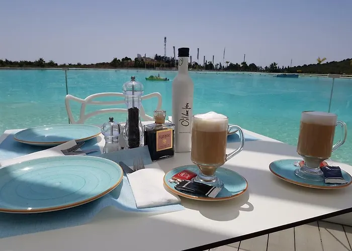 Апартаменти Alcazaba Lagoon Golf